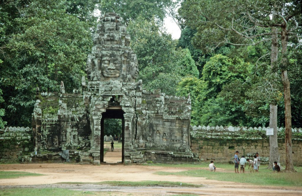 2000_12_Cambodia_052